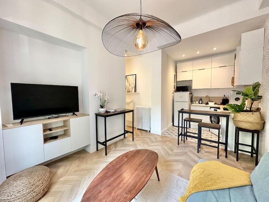 Magnifique Appartement Moderne - Clim & Wifi นีซ ภายนอก รูปภาพ